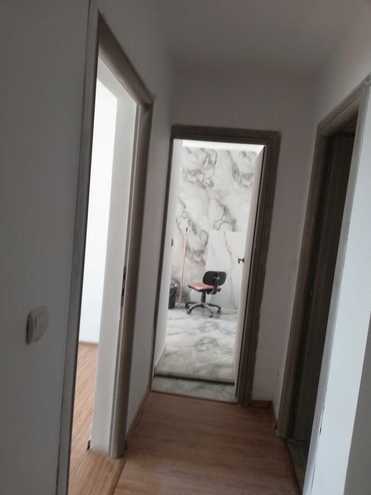 Apartament cu 3 camere vând an floresti
