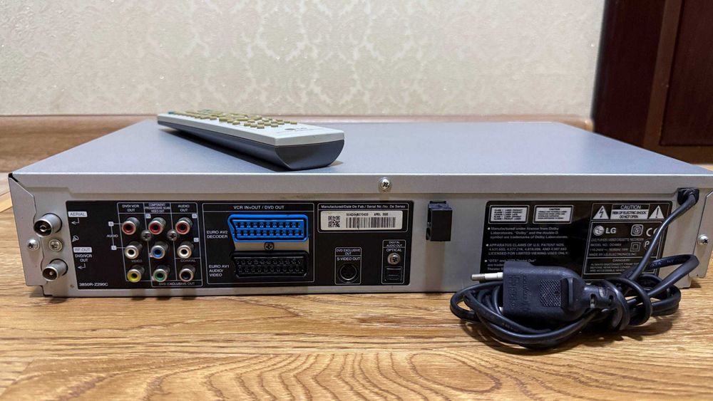 Видеомагнитофон & DVD LG 6-Head Hi-Fi Stereo! Made In Korea!