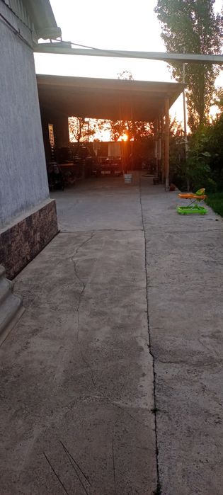 13 sotiq uy sotiladi xamma sharoit bor tayyor uy 9 xona 2 ta sanuzel