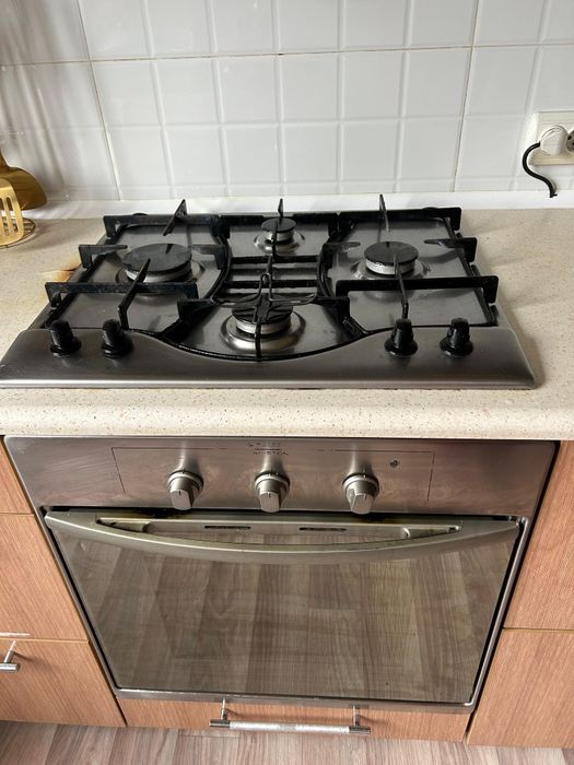 Продам большой угловой кухонный гарнитур