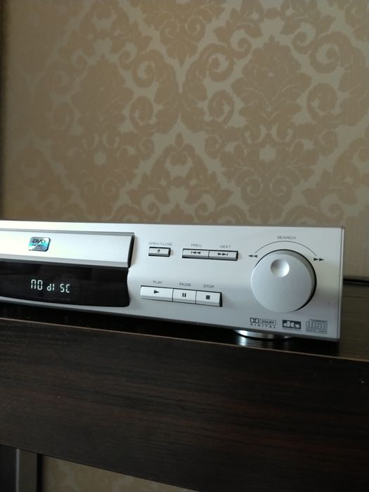 Продам CD/DVD проигрыватель.