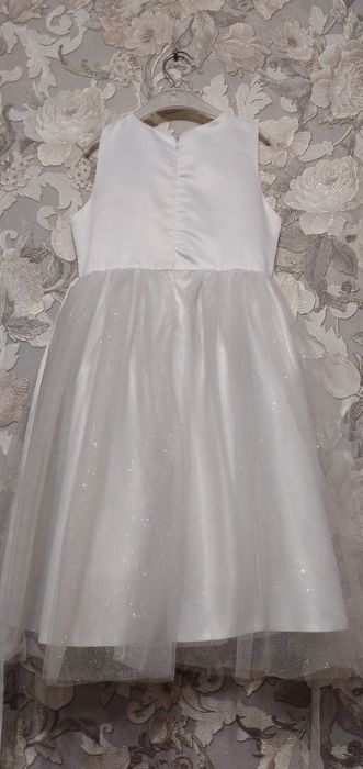 Продам новое платье