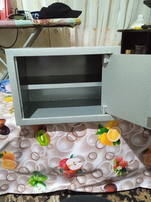 Сейф сотилади холати яхши