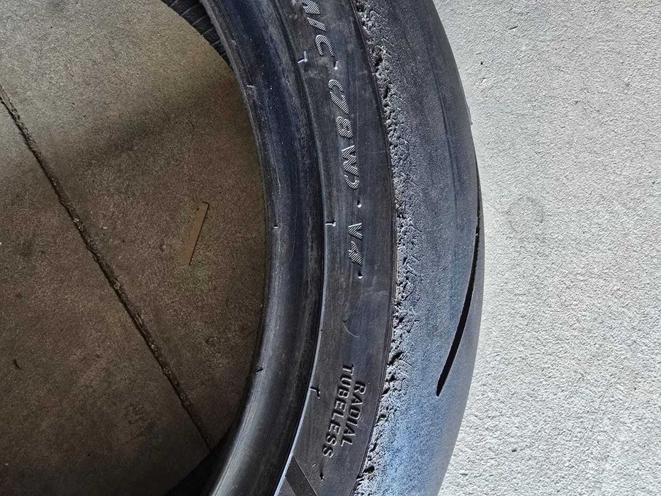 Anvelope moto de vanzare
