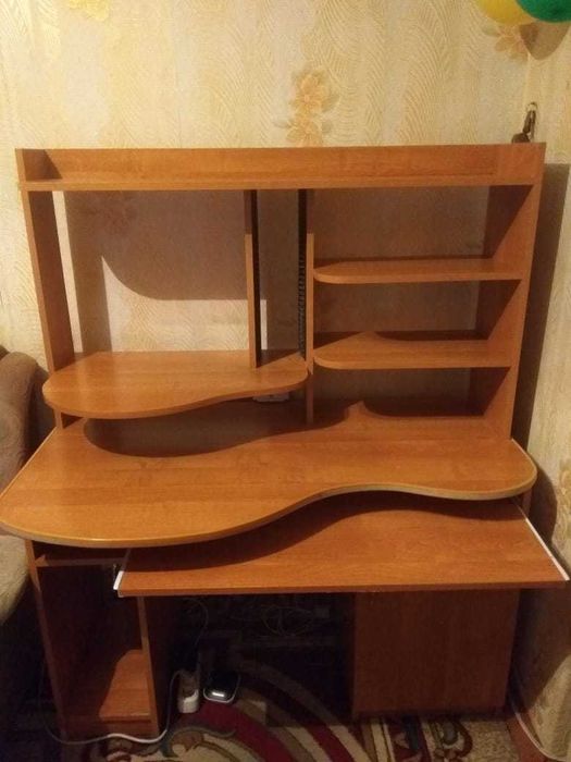 Компьютерный стол