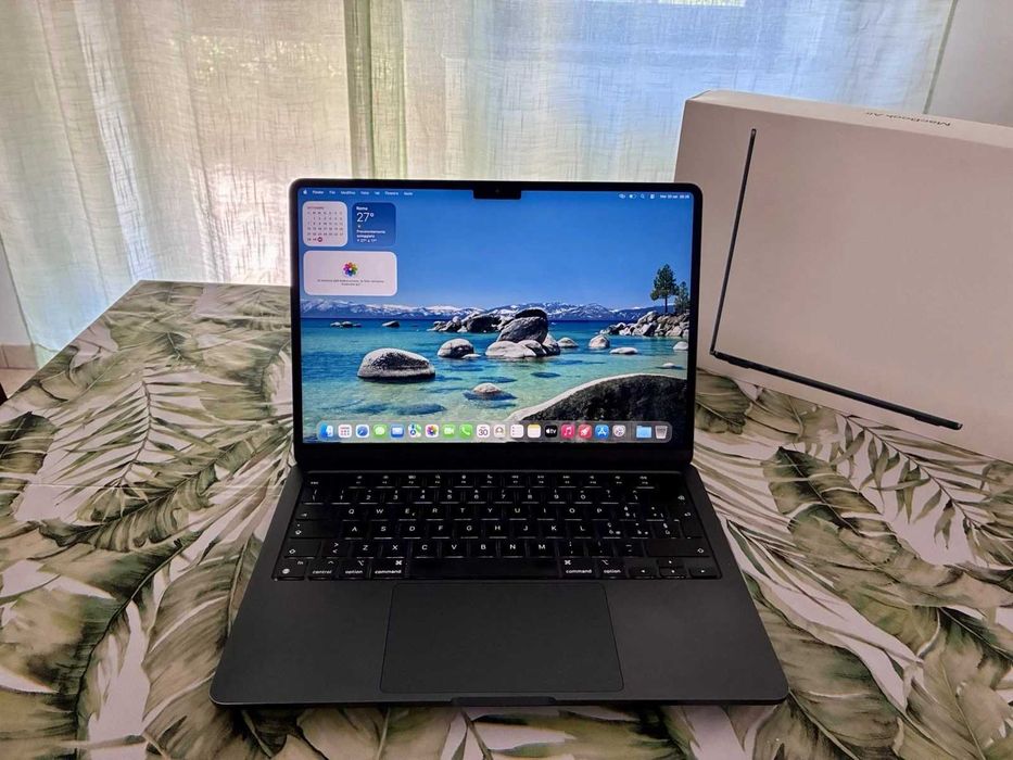 macbook air m2 8 gb ram 13 inch negru