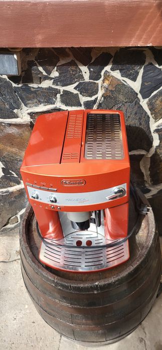 Vand aparat de cafea Delonghi Editie Eleganza