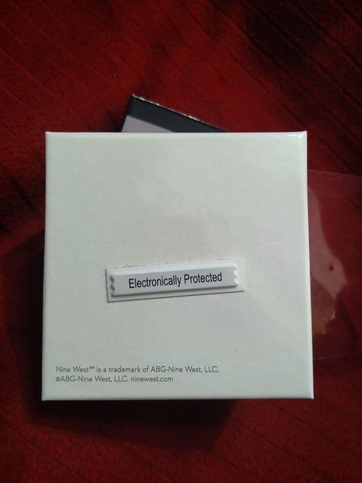 Из США, элегантный браслет в золотом оттенке от бренда Nine West