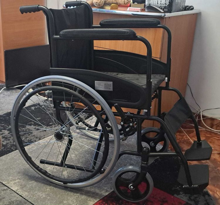Carucior cu rotile pentru  persoane imobilizate- 100kg