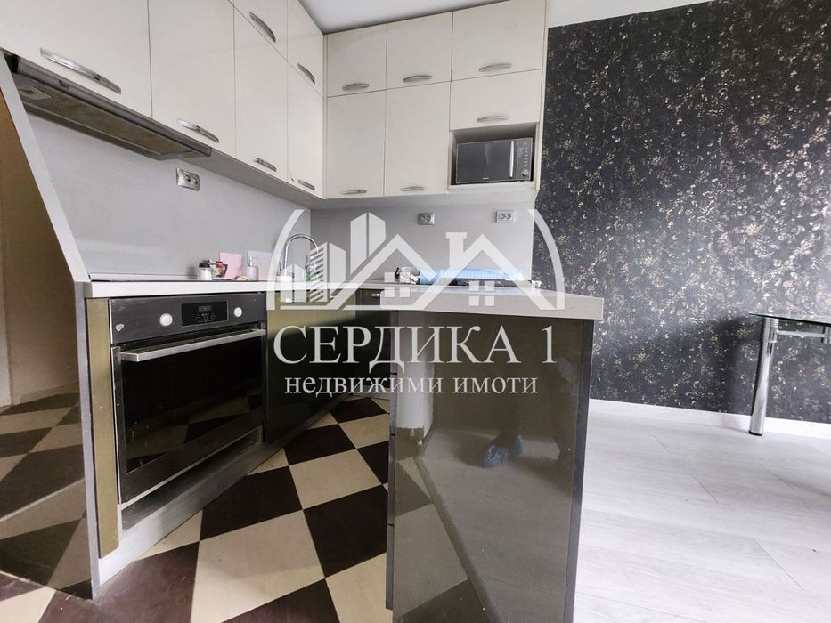 Дава се под наем Тристаен апартамент в София, Свобода - 60 кв.м за 598.23 € - Снимка #1