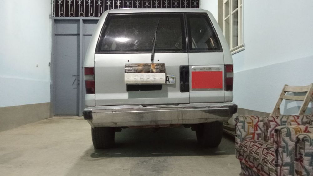 Isuzu trooper год 1983