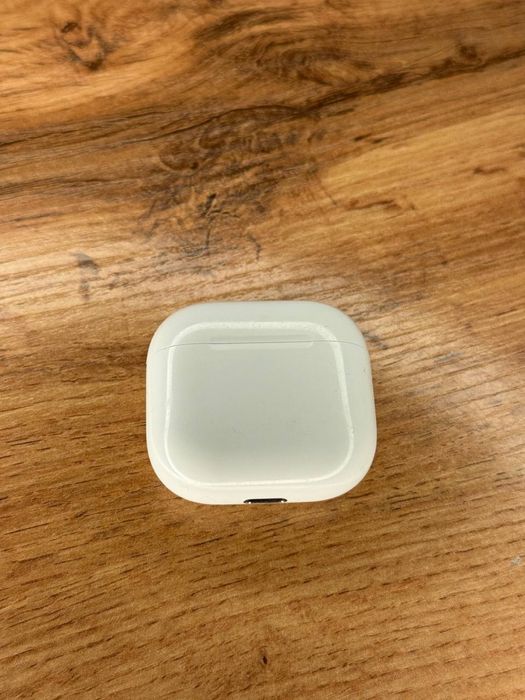 Наушники AirPods