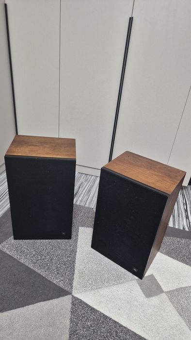 Vand boxe jbl L 110 vintage.