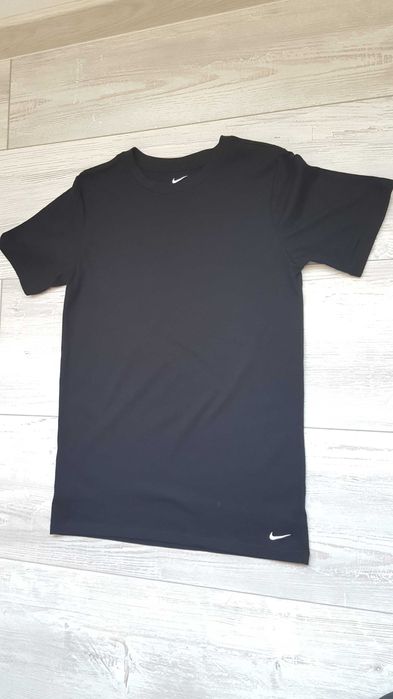 Черна детска унисекс тениска Nike за ръст 147-163 см или 11 - 13 год.