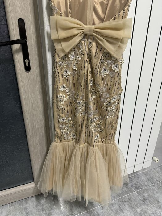 Rochie eleganta aurie