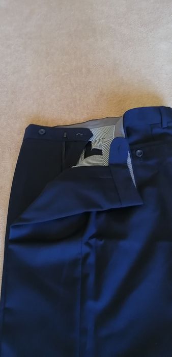 Продам брюки школьные