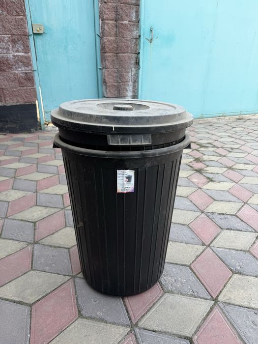 Продам мусорный бак