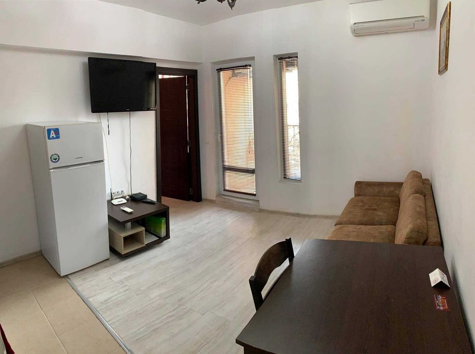 Дава се под наем Двустаен апартамент в Бургас, Лазур - 65 кв.м за 306 € - Снимка #2