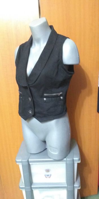 Vesta neagra Clockhouse UK ,dama cu nasturi si buzunare, M 38-40