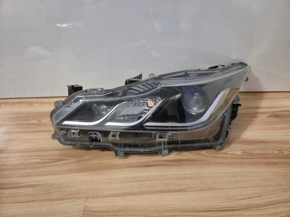 Far stanga Toyota Corolla Sedan E21 An 2019 2020 2021 2022 2023 cod 81170-02T31-00