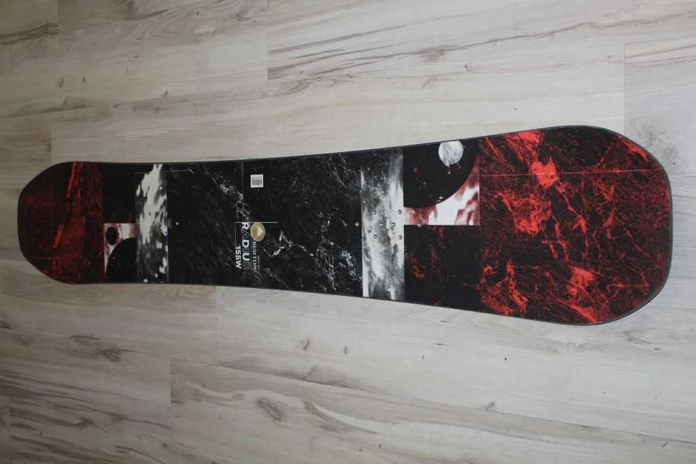 BURTON Radius Flat Top 155cm 2024