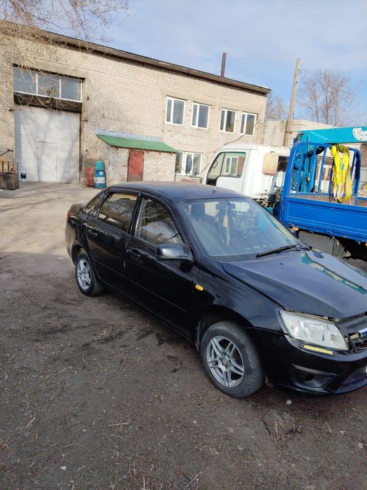 Продам Lada Granta 2013 года выпуска