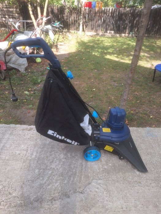 Aspirator frunze , resturi vegetale
