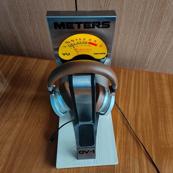 Casti Ashdown Meters OV-1 cu vumetre reale