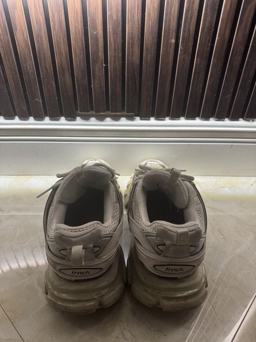 Balenciaga track 1