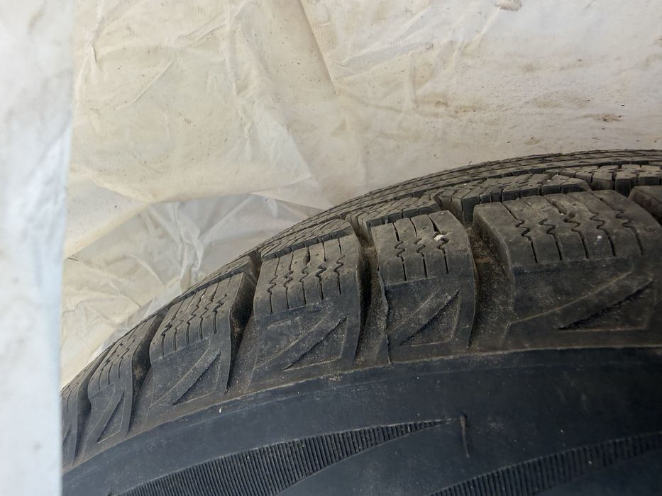 Зимние шины (автотовары)