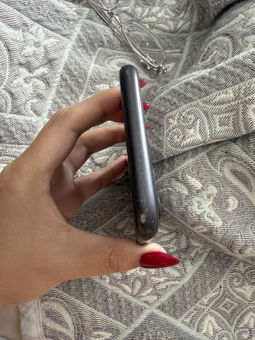 Продам Iphone 11 64гб