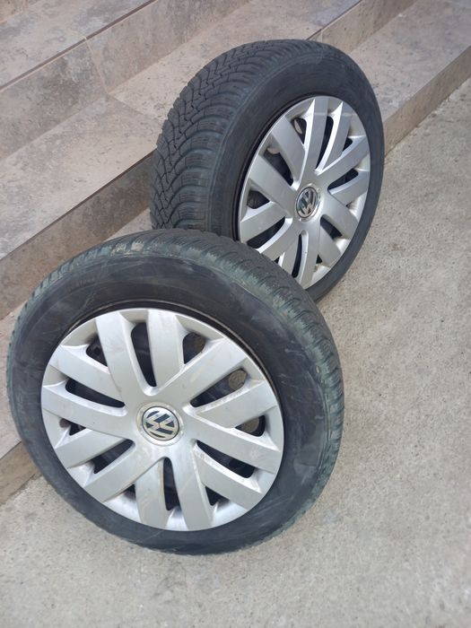 Vând cauciucuri de iarnă R15.