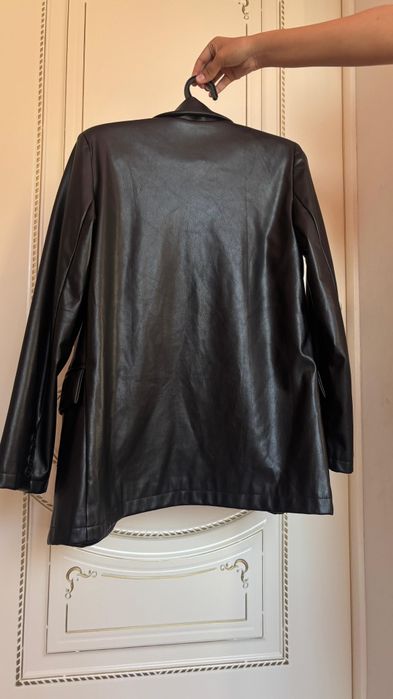 Кожаный кастюм, 36 размер.