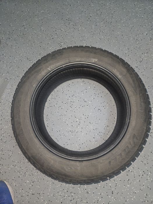 Шины б/у 215-55-R17 (зим+лет)