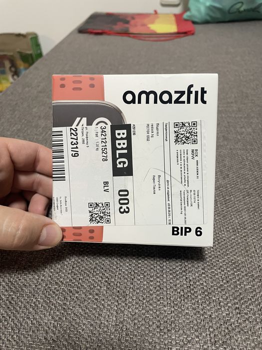 Смарт часовник Amazfit Bip 6 - нов!