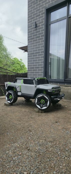 Детский электромобиль  Jeep