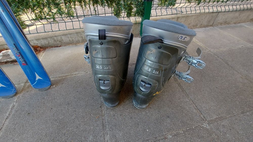 Продавач ски 170см и обувки