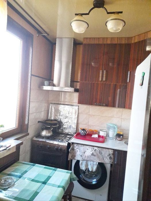 Срочно ‼️2 комнатная балкон 1.5/3 9кв Чиланзар