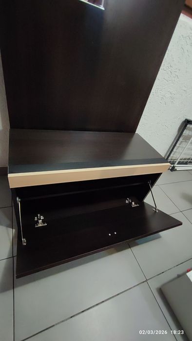 Cuier hol cu oglinda + banca cu pantofar. Sibiu, zona Doamna Stanca