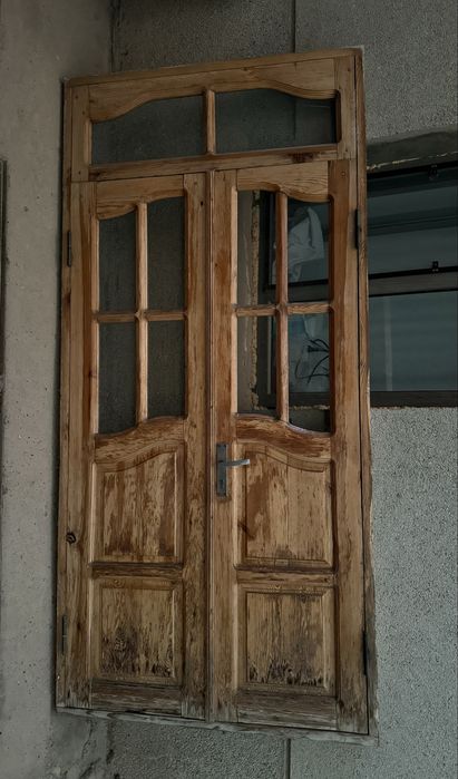Продам деревянные окна (4 шт) и дверь в хорошем состоянии