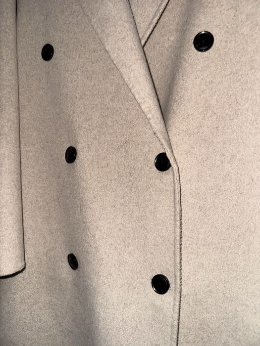 Продам пальто манго очень красивое