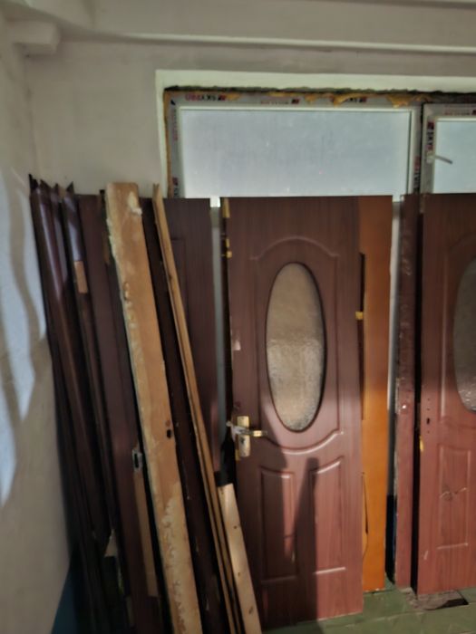 Продаю дверь.6шт