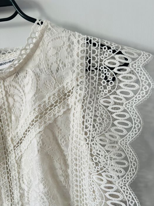 Красив дантелен топ