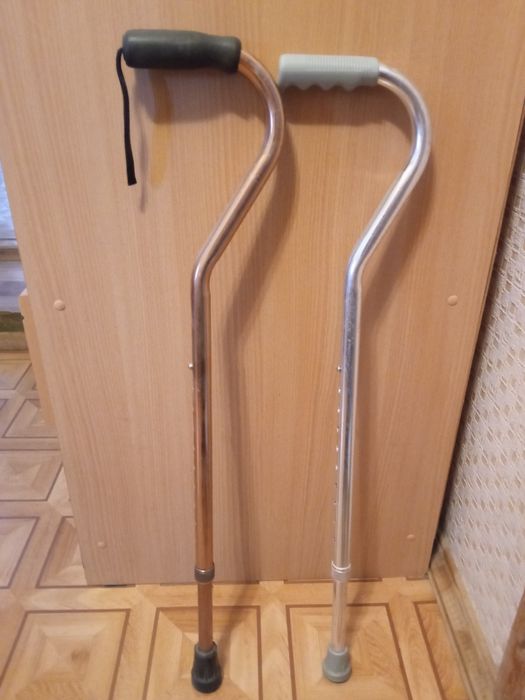 Продам трости и костыли регулируемые