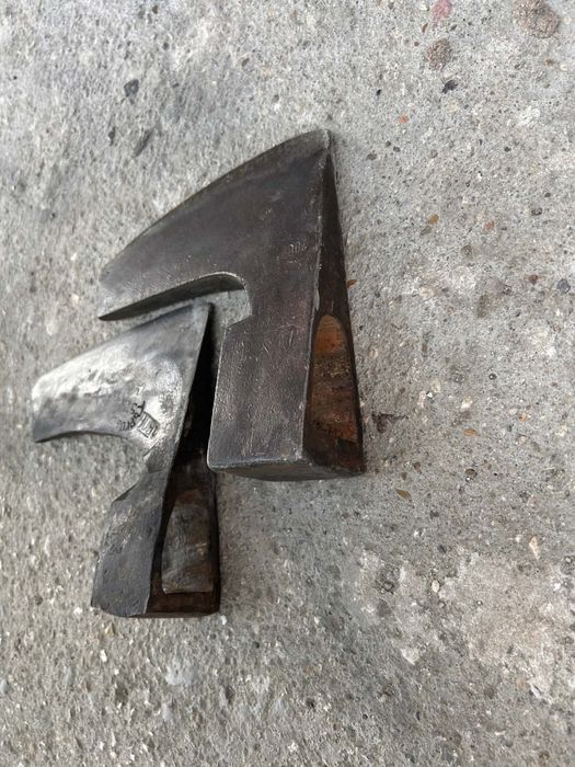 Стари големи брадви български с печат