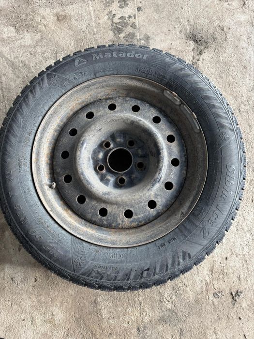 Продам 4 зимних колеса с дисками