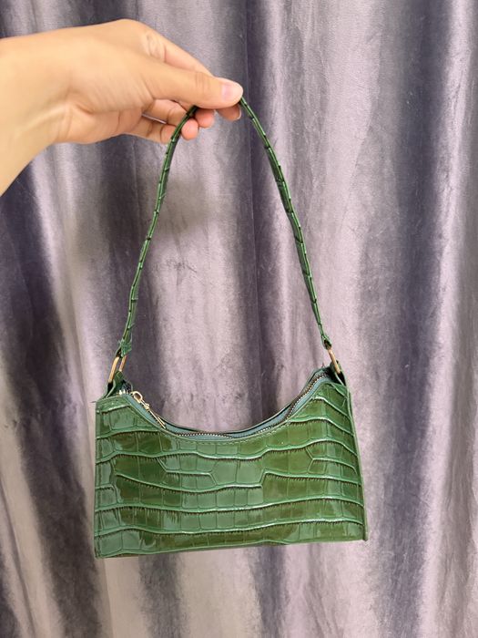 Стильная зелёная кожаная сумка!!!