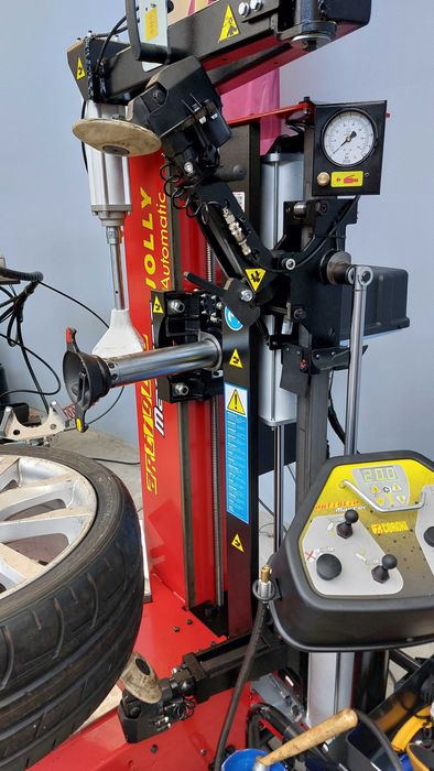 Corghi - Artiglio Master Jolly Монтаж/Демонтаж машина за гуми - Робот