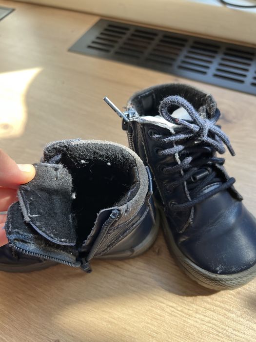 Продам демисезонные ботинки