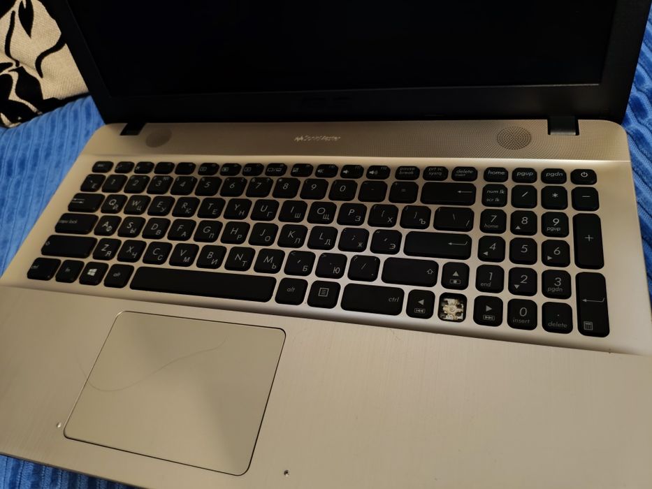 X541U АSUS i3-core Windows 10